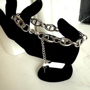 NEW Silver Bracelet Stainless Steel Chain Bracelet
Men / Women Fashion Jewelry